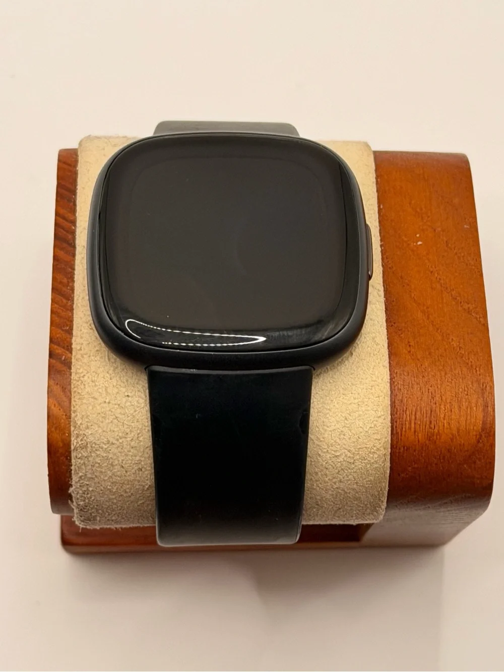 Fitbit Versa 4, Tested, Very Good, Charger Included, Black, Smartwatch